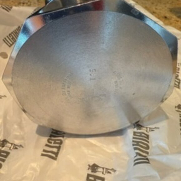 Bialetti Moka Express Espresso Maker - Silver (6 cups) - Picture 4 of 8